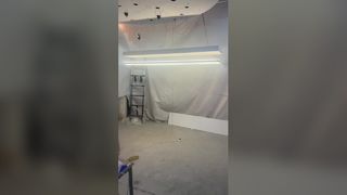 Popularna czarna lampa wisząca LED do recepcji biurowej Kreatywna spiralna lampa wisząca do restauracji hotelowej Wave