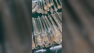 Lampa wisząca z kryształową wstążką na klatkę schodową Niestandardowy europejski żyrandol LED szczotkowany wiszący