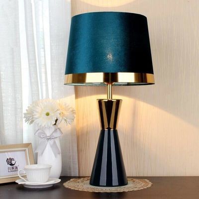 Lekkie domowe lampy stołowe Postmodernistyczna ceramiczna kamienna dekoracyjna lampka nocna