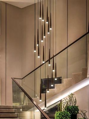 Schody Lustrowiec obracający się Zębowy Czarny LED Apartament Loft Lustrowiec Rury Lustrowiec Długi Lustrowiec