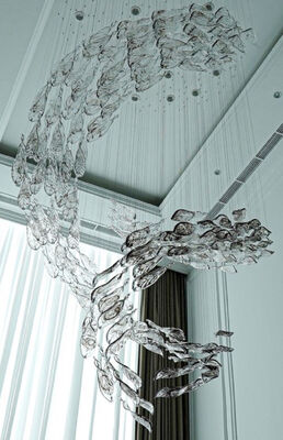 Kreatywny hol hotelowy, willa, sala bankietowa, inżynieria, kryształ, niestandardowa lampa, dekoracja, spiralne szklane liście, akcesoria