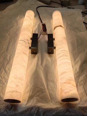 Nowoczesne sypialnie Blisko łóżka Złoto i czarne Led Ściana Światło Hiszpański naturalny alabaster